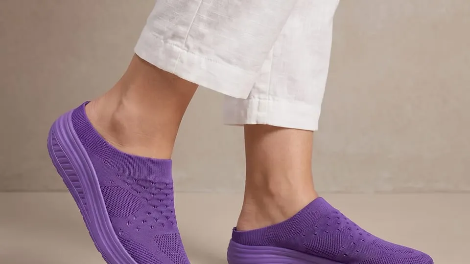 Wide Comfort Shoes brand imagery
